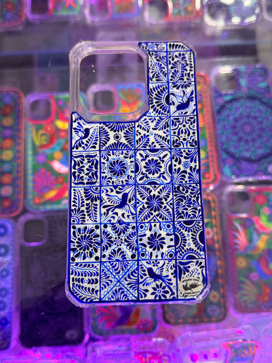 Diseño estilo Talavera fondo blanco para iPhone